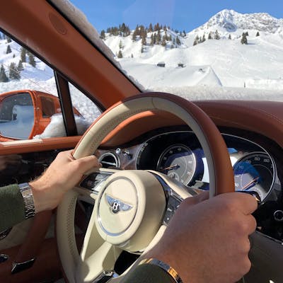 La Loupe Bentley Bentayga 6848 75naqe8m1