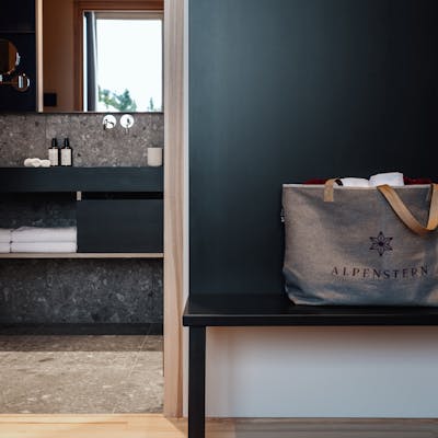 ALPENSTERN Zimmer Neu 188