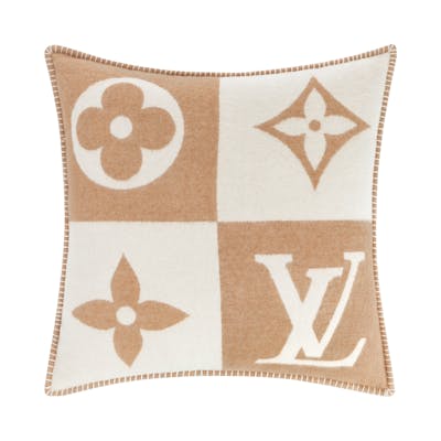 LV Checkmate Cushion M77864 62000 EUR