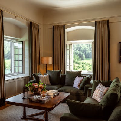 RWFSL Facilities Room Deluxe Heritage Suite Living Room